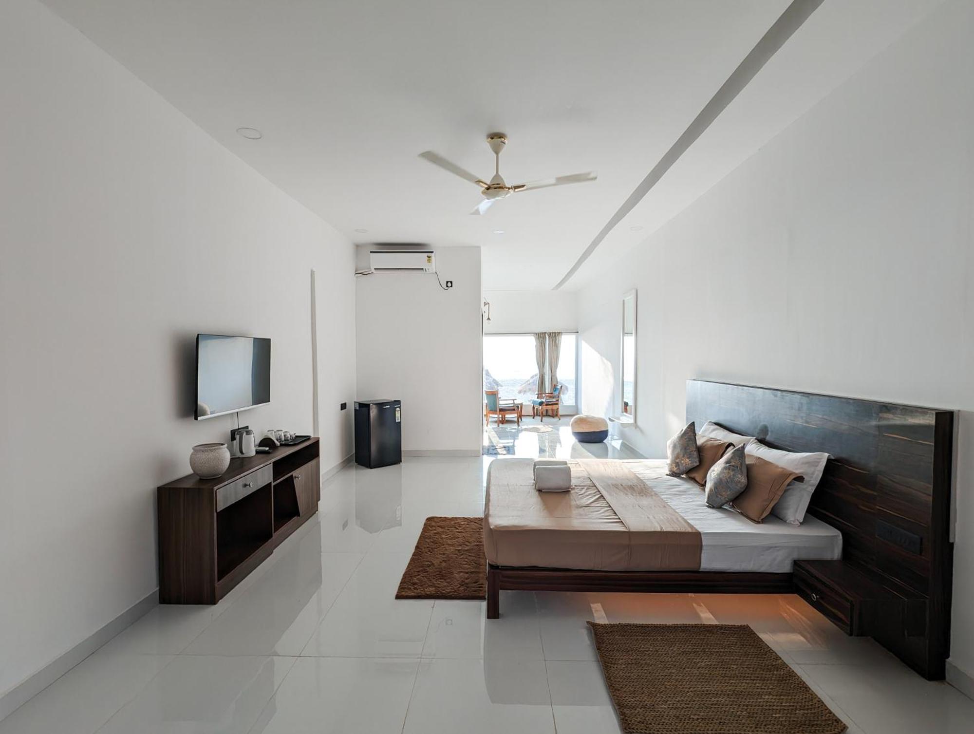 Aqua Beach Stays Ashwem Mandrem Bagian luar foto