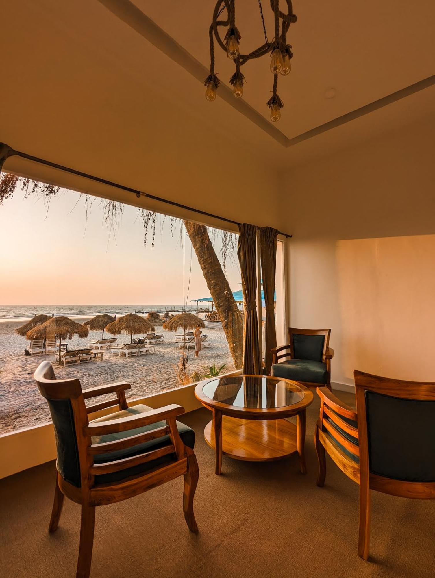 Aqua Beach Stays Ashwem Mandrem Bagian luar foto