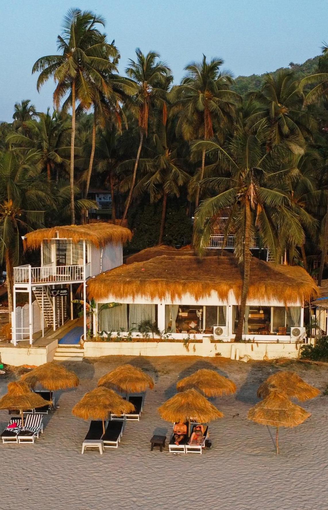 Aqua Beach Stays Ashwem Mandrem Bagian luar foto