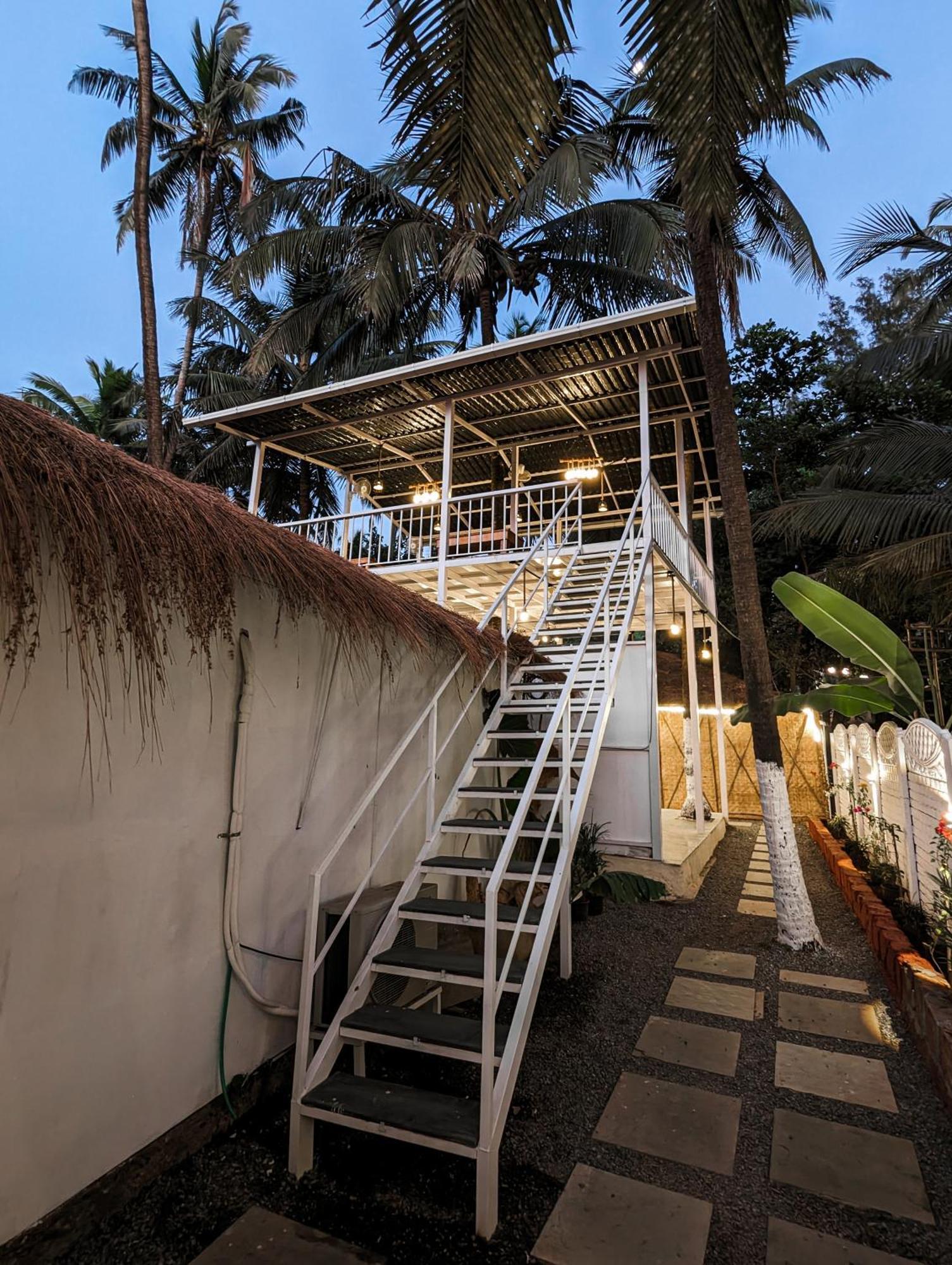 Aqua Beach Stays Ashwem Mandrem Bagian luar foto