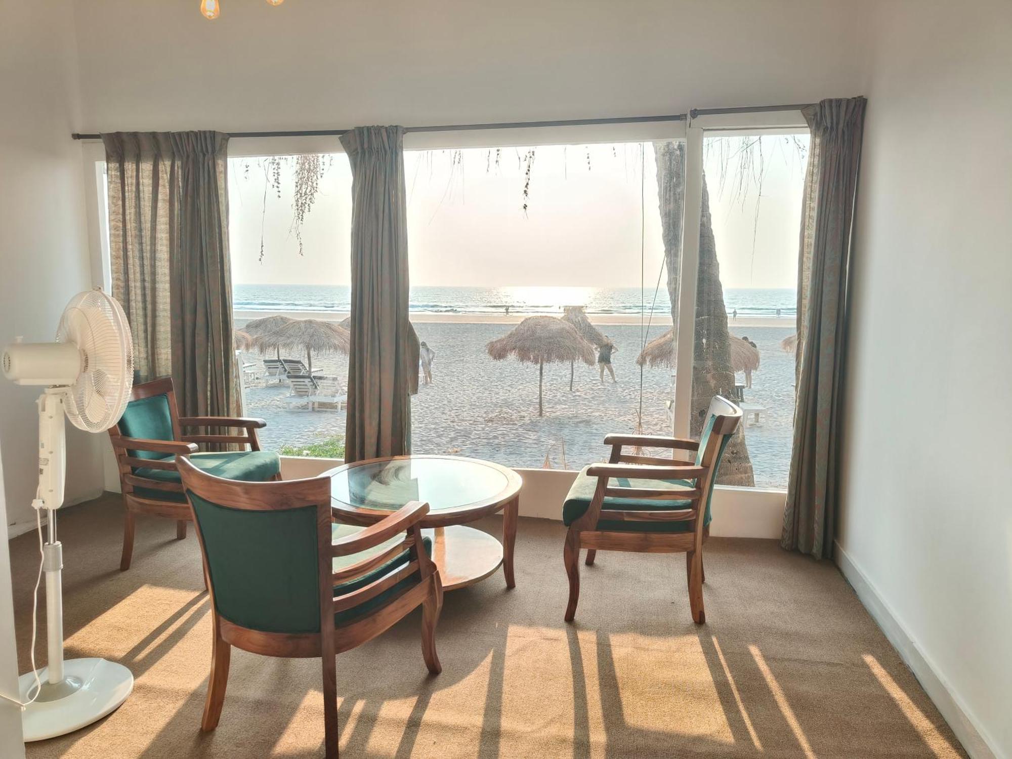 Aqua Beach Stays Ashwem Mandrem Bagian luar foto