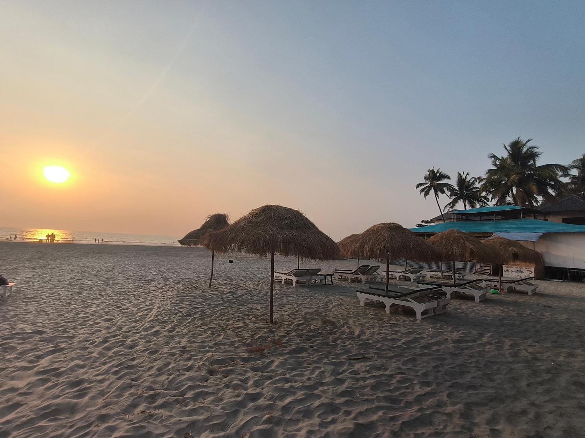 Aqua Beach Stays Ashwem Mandrem Bagian luar foto