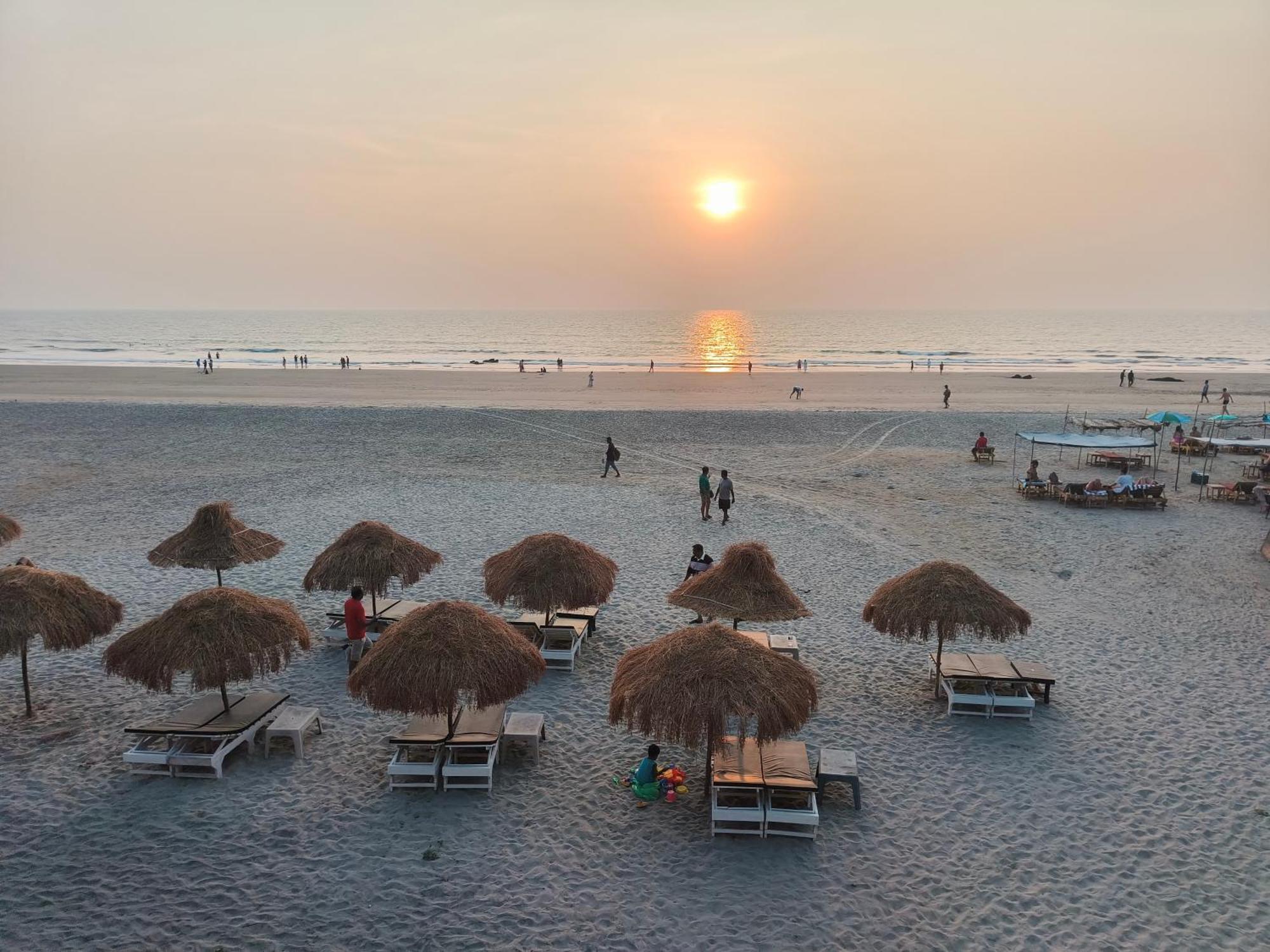 Aqua Beach Stays Ashwem Mandrem Bagian luar foto
