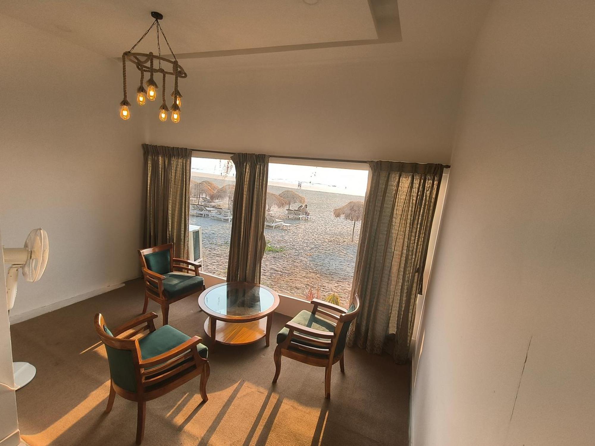 Aqua Beach Stays Ashwem Mandrem Bagian luar foto