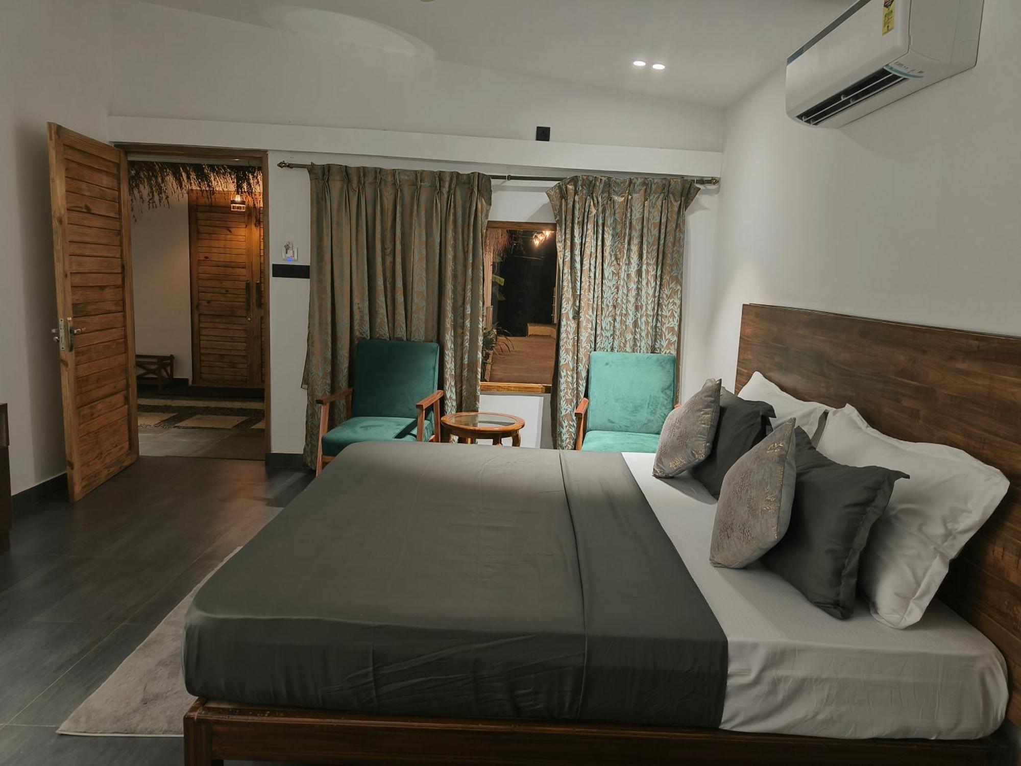 Aqua Beach Stays Ashwem Mandrem Bagian luar foto