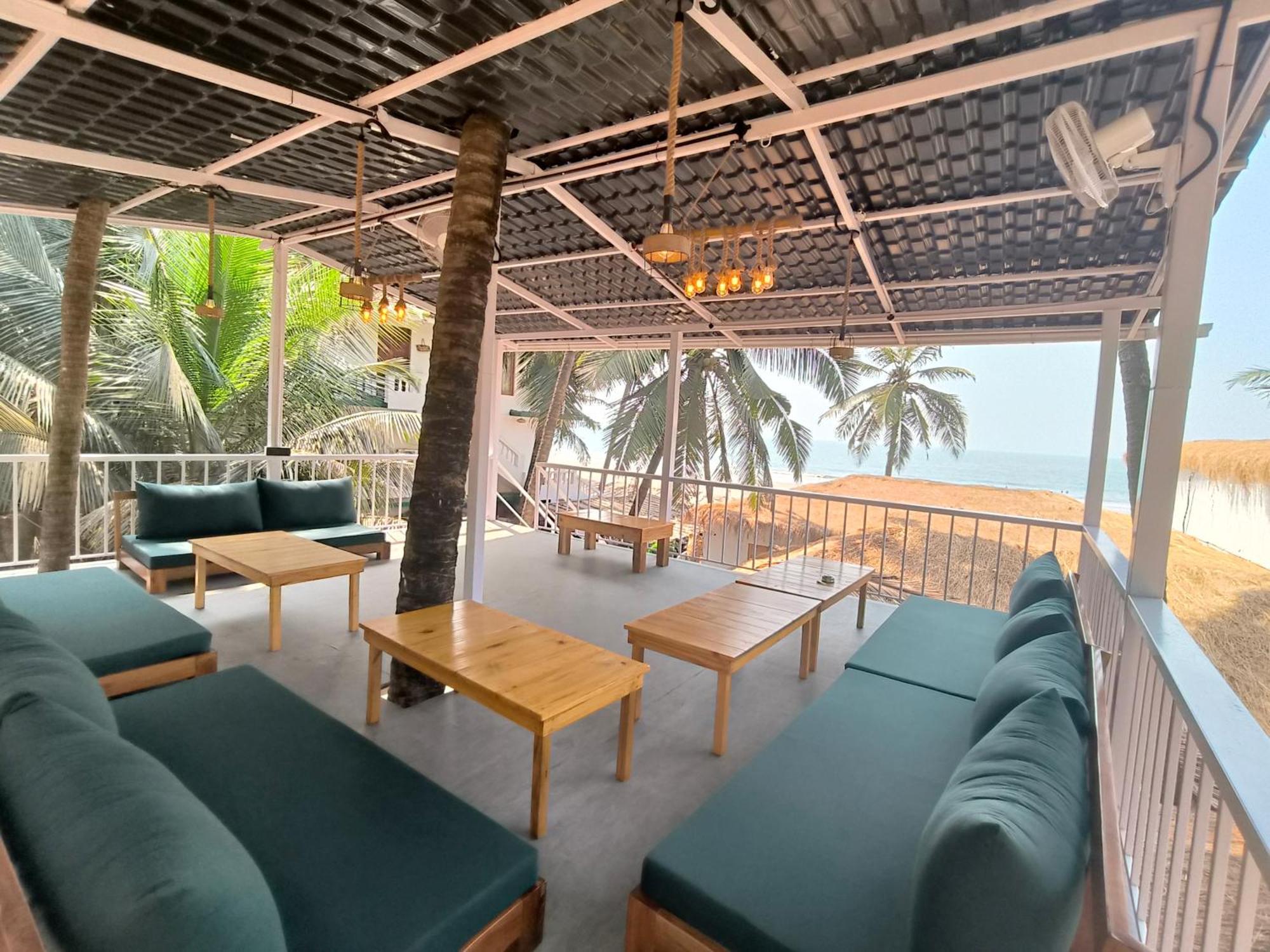 Aqua Beach Stays Ashwem Mandrem Bagian luar foto