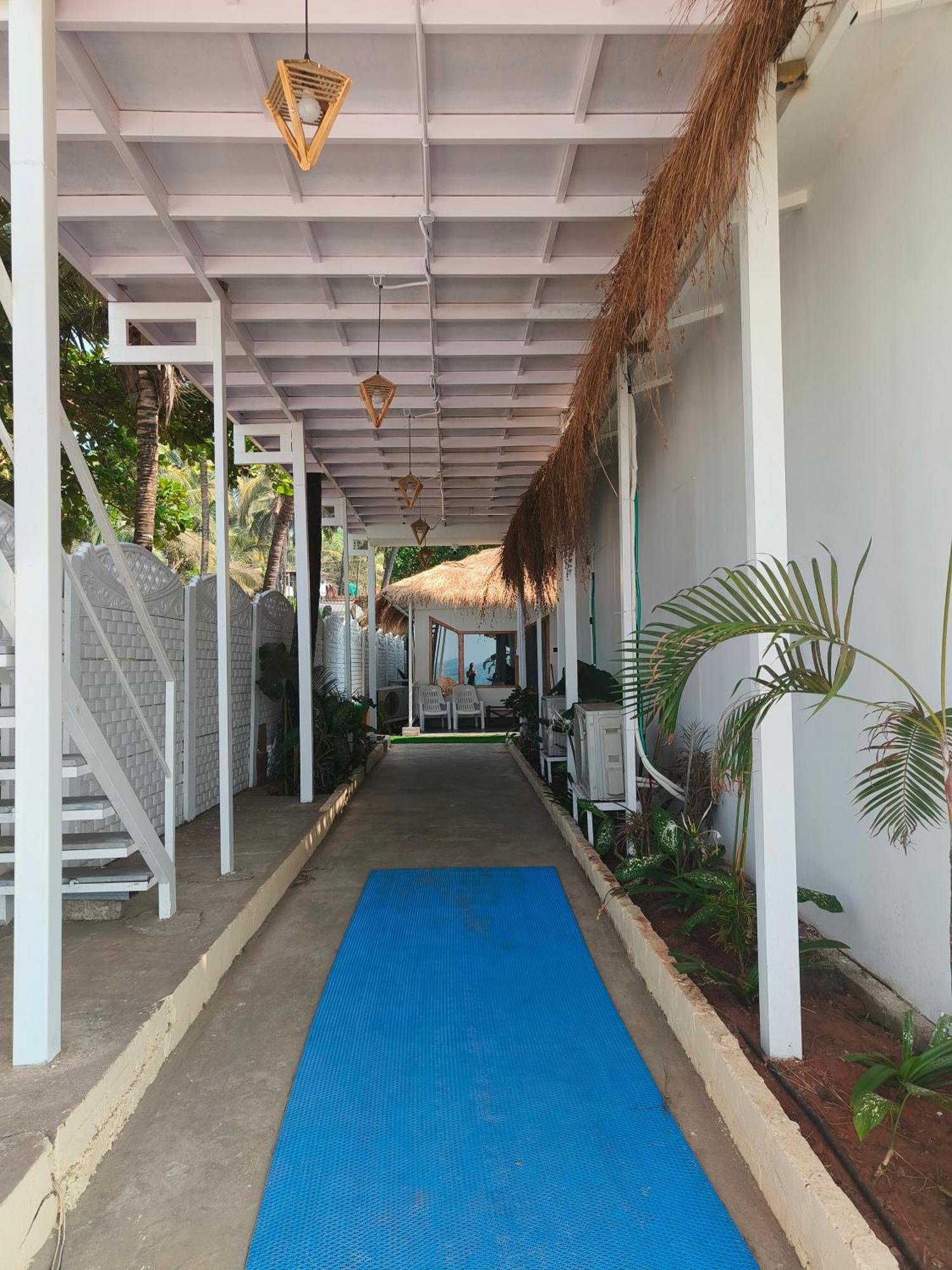 Aqua Beach Stays Ashwem Mandrem Bagian luar foto