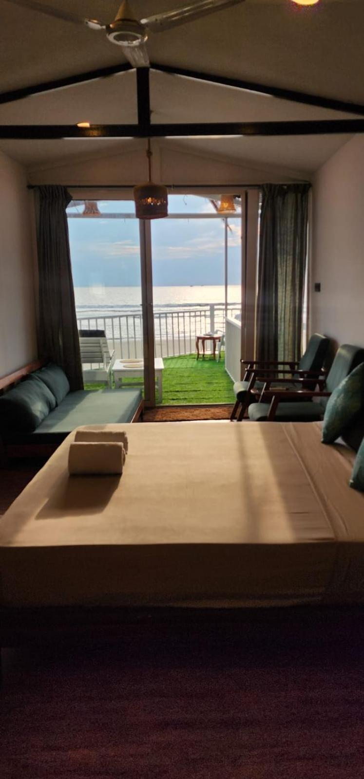 Aqua Beach Stays Ashwem Mandrem Bagian luar foto