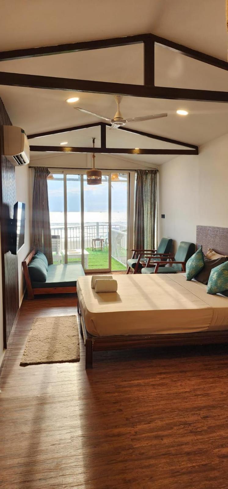 Aqua Beach Stays Ashwem Mandrem Bagian luar foto